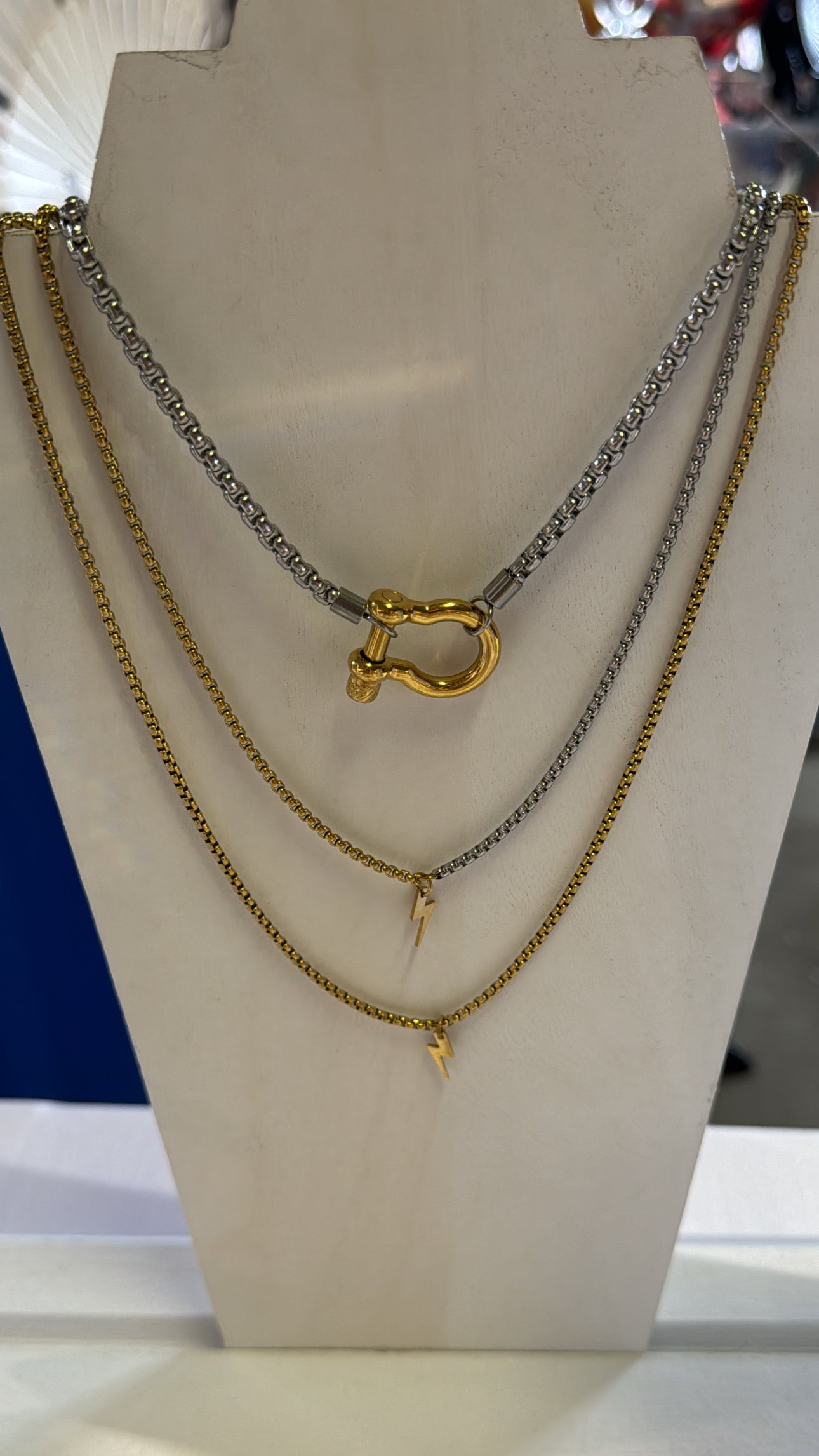 Lightning bolt thin chain